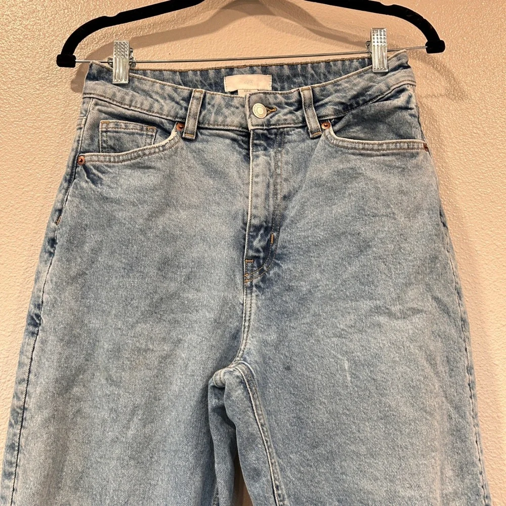 HM Mom High Waist Jeans Light Blue Wash Raw Hem Tapered Leg Womens Size 8